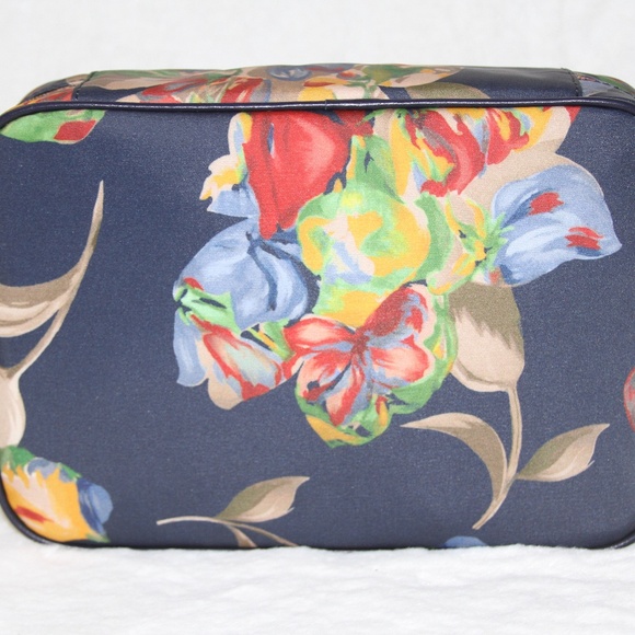 Patricia Nash Ilaria Hanging Travel Case Le Fleur NWT - Picture 2 of 3